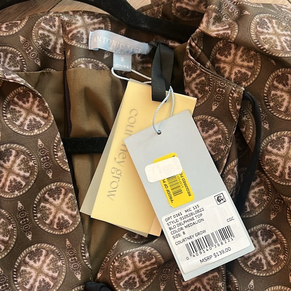 NWTAntonio Melani x Courtney Grow Delphine Medallion Printed  Ruffle Hem Blouse - Picture 5 of 8